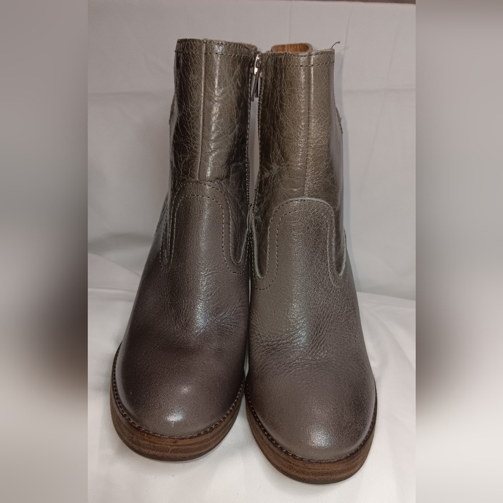 3X$25.  Lucky Brand Elegant Gray  Ankle Boots Size  6.5
